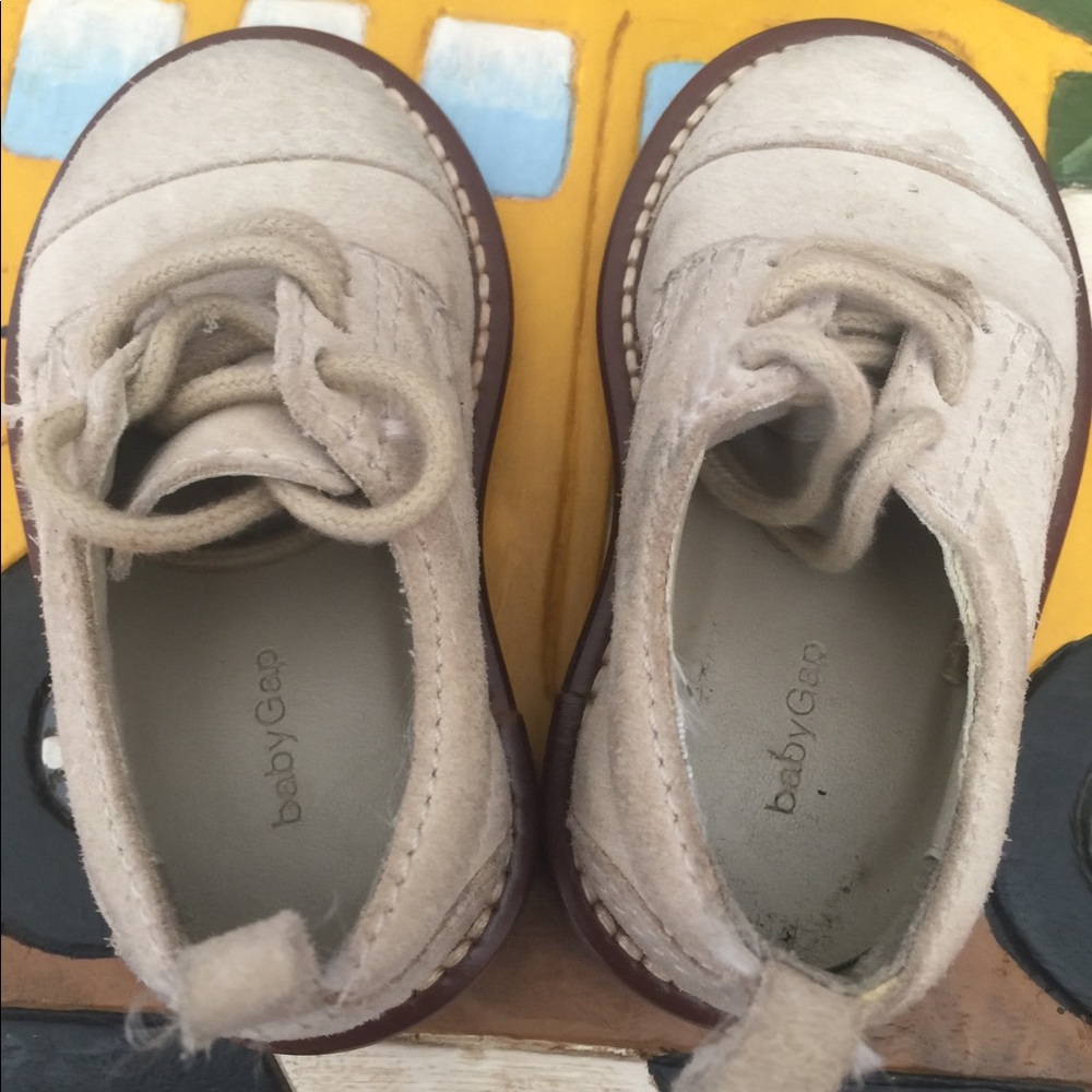Baby gap suede shoes